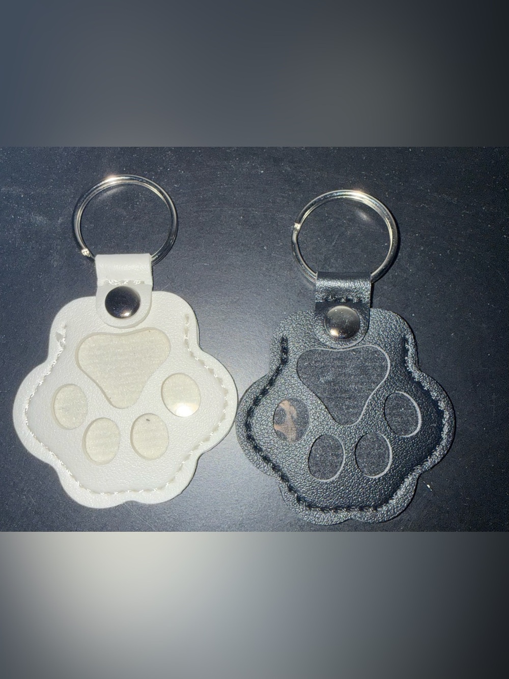 Keychain Paw Print hair collectors. Set of 2 random colors picks! - Picture 3 of 5